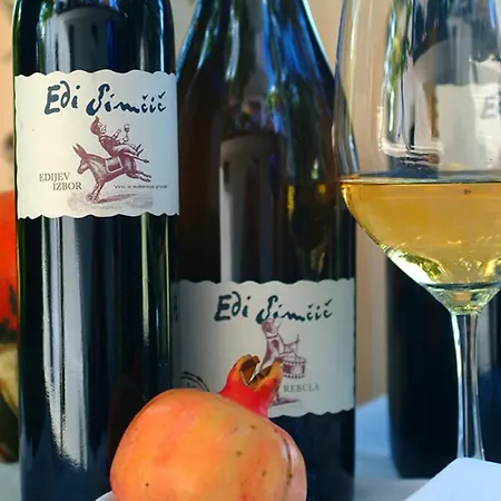 Peaceful Among The Vines * Vipolze