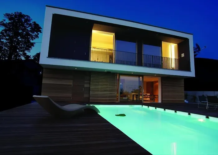 Peaceful Among The Vines * Vipolze